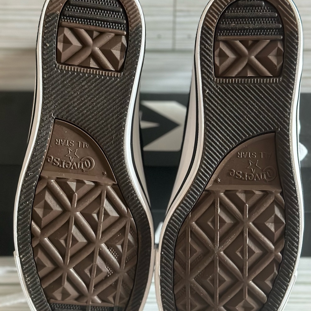 Womens all American converse high top sneaker